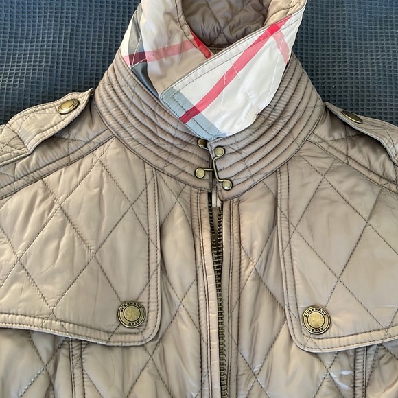 Burberry Quilted Jacket. Size XS - Picture 7 of 10